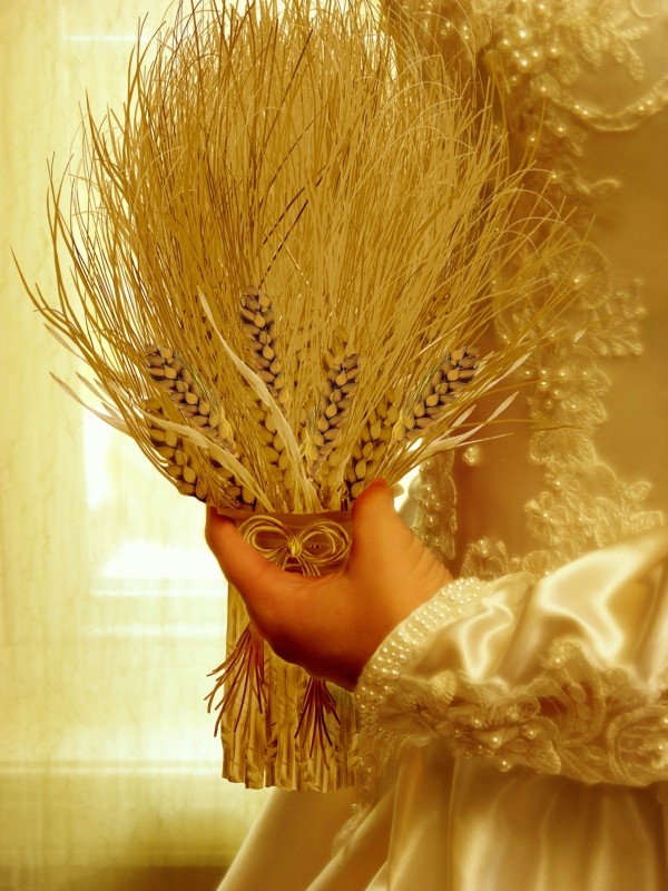 Creation of Lucky Wheat Bridal Bouquet: Step 13
